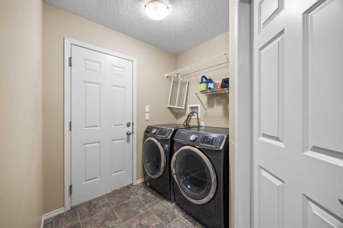 38 Westmount Way, Okotoks, AB 