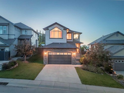 38 Westmount Way, Okotoks, AB 