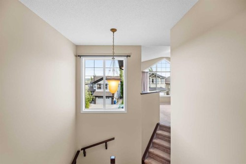 38 Westmount Way, Okotoks, AB 