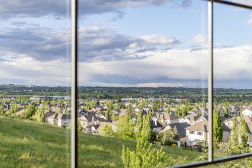 38 Westmount Way, Okotoks, AB 