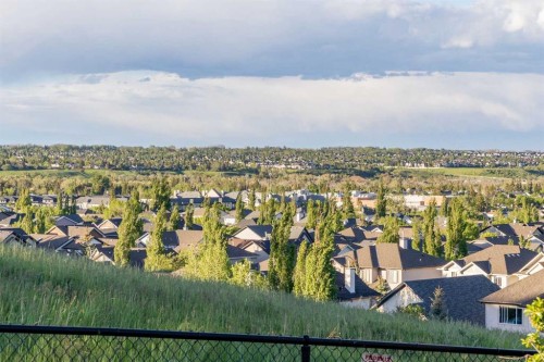 38 Westmount Way, Okotoks, AB 