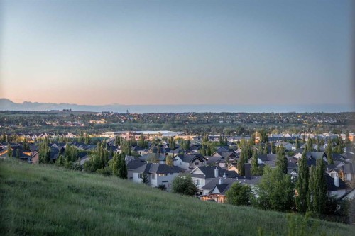 38 Westmount Way, Okotoks, AB 