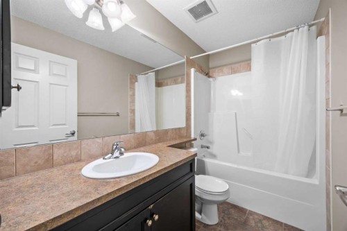 38 Westmount Way, Okotoks, AB 