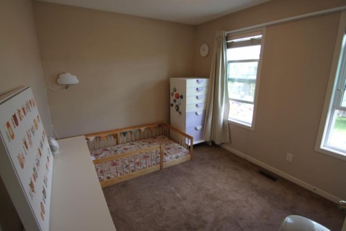 2064 New Brighton Grove Se, Calgary, AB - Indoor Photo Showing Other Room
