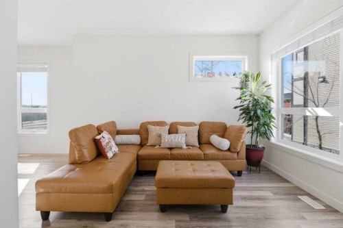 402-11 Evanscrest Mews Nw, Calgary, AB - Indoor Photo Showing Living Room