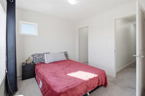 402-11 Evanscrest Mews Nw, Calgary, AB - Indoor Photo Showing Bedroom