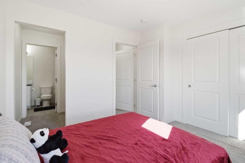 402-11 Evanscrest Mews Nw, Calgary, AB - Indoor Photo Showing Bedroom