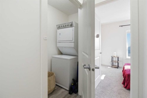 402-11 Evanscrest Mews Nw, Calgary, AB - Indoor Photo Showing Laundry Room