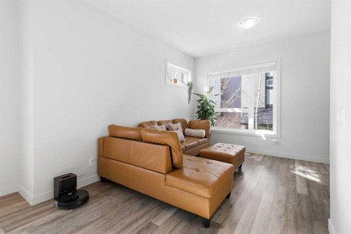 402-11 Evanscrest Mews Nw, Calgary, AB - Indoor Photo Showing Other Room