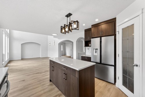 240 Cove Drive, Chestermere, AB - Indoor Photo Showing Kitchen