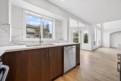 240 Cove Drive, Chestermere, AB - Indoor Photo Showing Kitchen