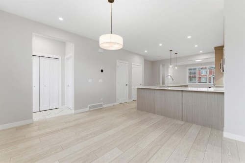 1060 West Lakeview Drive, Chestermere, AB - Indoor Photo Showing Kitchen