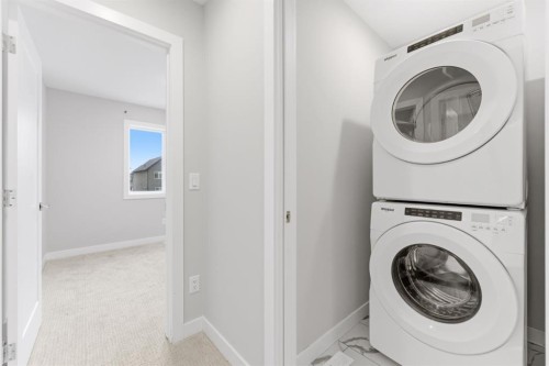1060 West Lakeview Drive, Chestermere, AB - Indoor Photo Showing Laundry Room