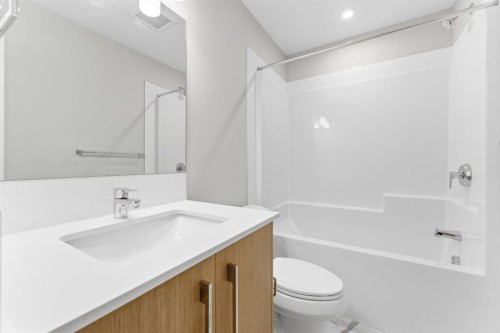 1060 West Lakeview Drive, Chestermere, AB - Indoor Photo Showing Bathroom