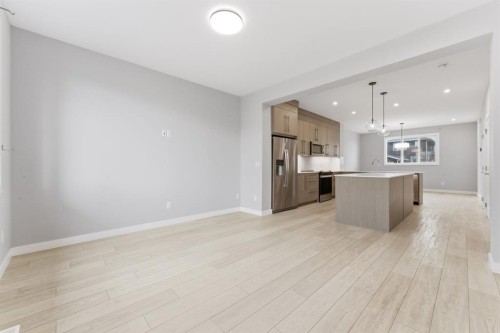 1060 West Lakeview Drive, Chestermere, AB - Indoor Photo Showing Kitchen With Upgraded Kitchen