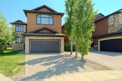 16 Rockcliff Point NW Calgary, AB T3G 5Z4