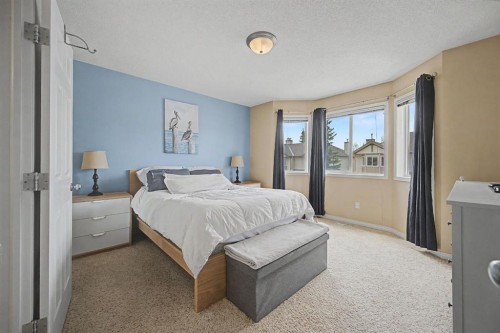 65 Royal Birch Villas Nw, Calgary, AB - Indoor Photo Showing Bedroom
