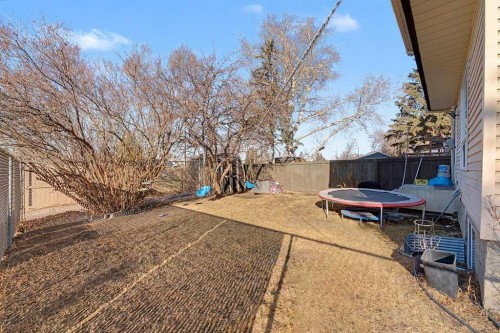 332 Abinger Crescent Ne, Calgary, AB - Outdoor