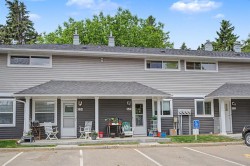 633 Regal Park NE Calgary, AB T2E 0S6