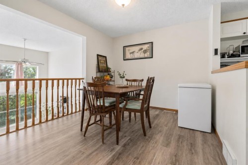 222 Anderson Grove Sw, Calgary, AB - Indoor Photo Showing Dining Room