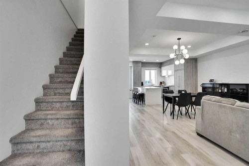 4012 Kovitz Lane Nw, Calgary, AB - Indoor Photo Showing Other Room