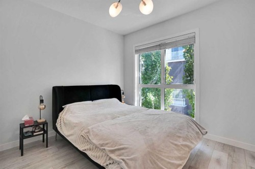 4012 Kovitz Lane Nw, Calgary, AB - Indoor Photo Showing Bedroom