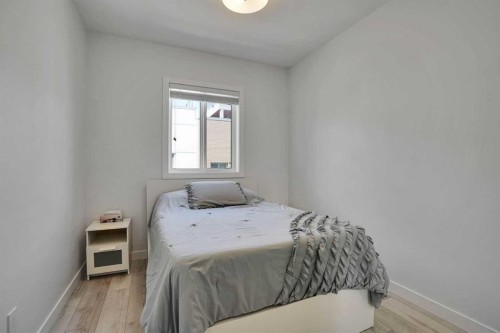 4012 Kovitz Lane Nw, Calgary, AB - Indoor Photo Showing Bedroom