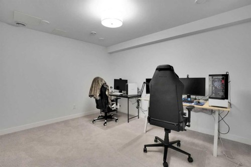 4012 Kovitz Lane Nw, Calgary, AB - Indoor Photo Showing Office