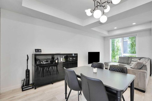 4012 Kovitz Lane Nw, Calgary, AB - Indoor Photo Showing Other Room