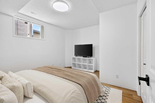 18 Eagleview Place, Cochrane, AB - Indoor Photo Showing Bedroom