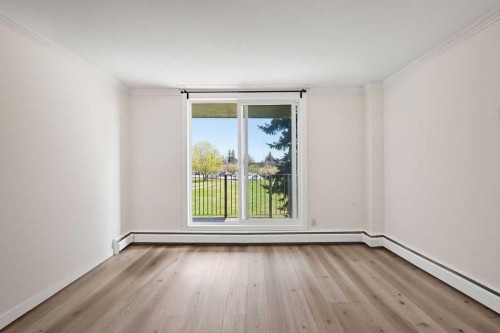 8C-80 Galbraith Drive Sw, Calgary, AB - Indoor Photo Showing Other Room