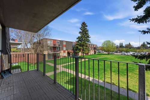 8C-80 Galbraith Drive Sw, Calgary, AB - Outdoor