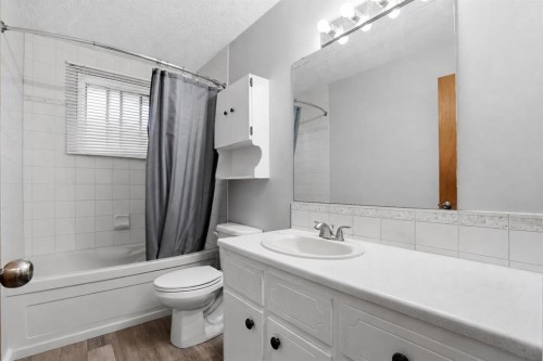 3056 32A Street Se, Calgary, AB 