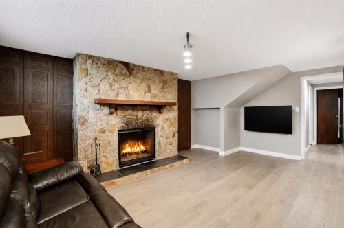 3056 32A Street Se, Calgary, AB 