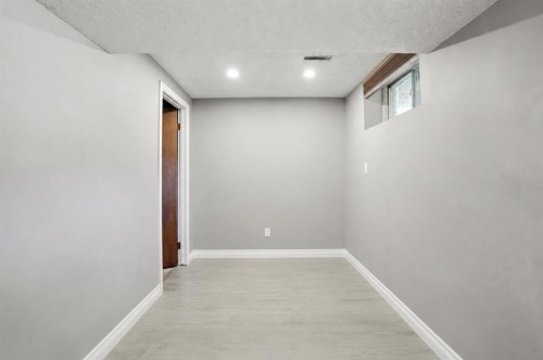 3056 32A Street Se, Calgary, AB 