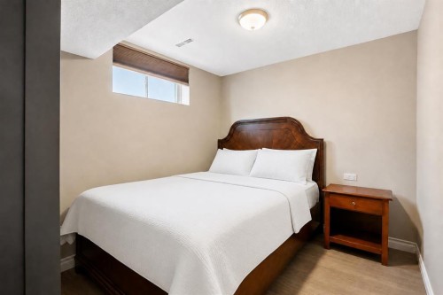 3056 32A Street Se, Calgary, AB 