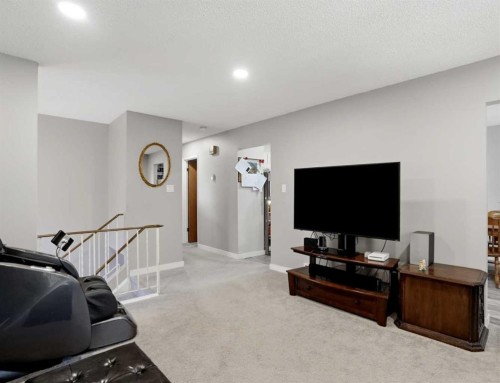 3056 32A Street Se, Calgary, AB 