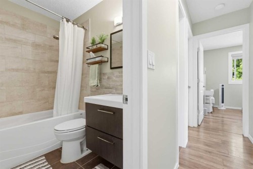 865 Queensland Drive Se, Calgary, AB - Indoor Photo Showing Bathroom