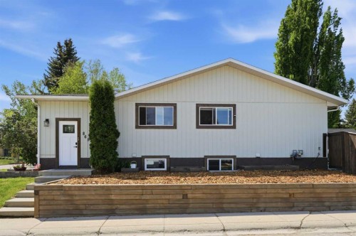 865 Queensland Drive SE Calgary, AB T2J 5E4
