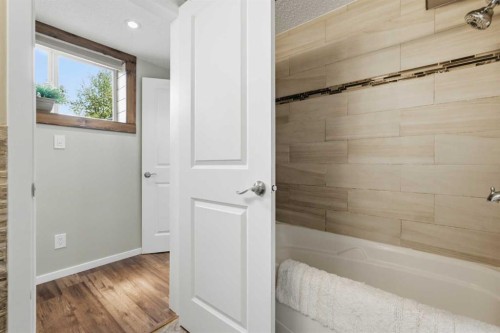865 Queensland Drive Se, Calgary, AB - Indoor Photo Showing Bathroom