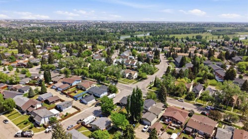 865 Queensland Drive Se, Calgary, AB - Outdoor With View