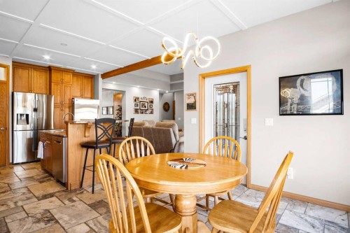 2 Harrison Green, Olds, AB - Indoor Photo Showing Dining Room
