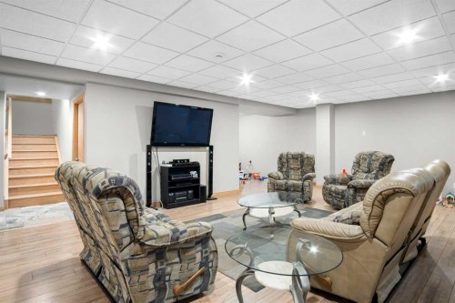 2 Harrison Green, Olds, AB - Indoor