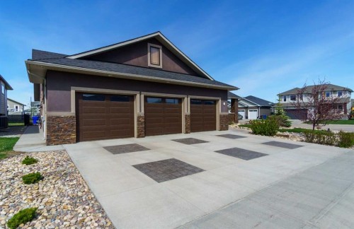 2 Harrison Green, Olds, AB - Outdoor