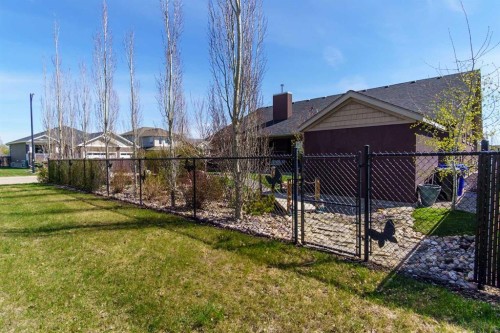 2 Harrison Green, Olds, AB - Outdoor