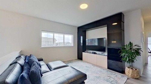 168 Magnolia Manor Se, Calgary, AB - Indoor