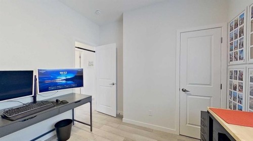168 Magnolia Manor Se, Calgary, AB - Indoor Photo Showing Other Room