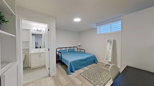 168 Magnolia Manor Se, Calgary, AB - Indoor