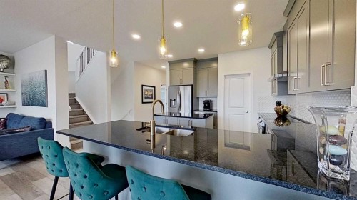 168 Magnolia Manor Se, Calgary, AB - Indoor