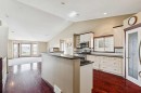 14 Strathearn Gardens Sw, Calgary, AB  - Indoor Photo Showing Kitchen 